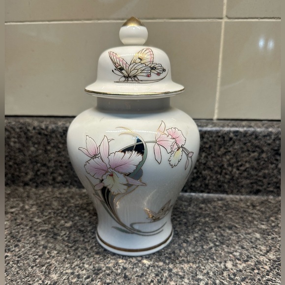 Other - Vintage Butterfly Ginger Jar Fine China